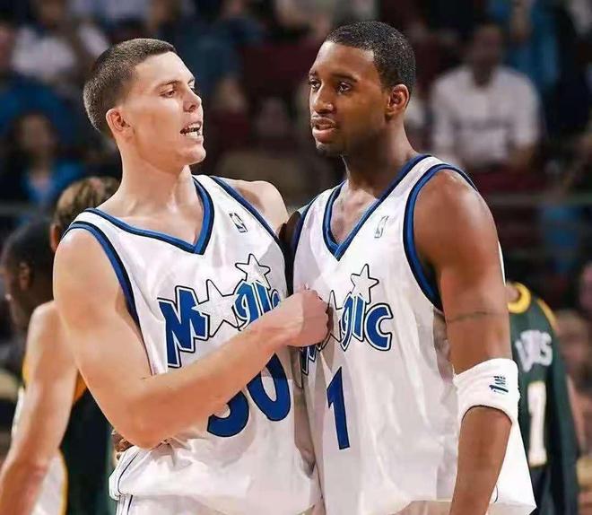 表现得尤为 表现得尤为